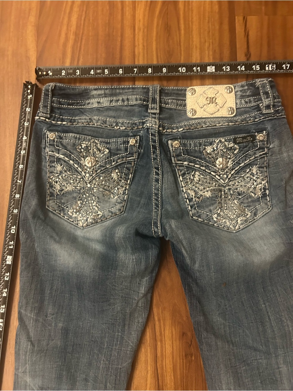 Miss Me Signature Skinny Jeans Shimmery rhinestones 29/31